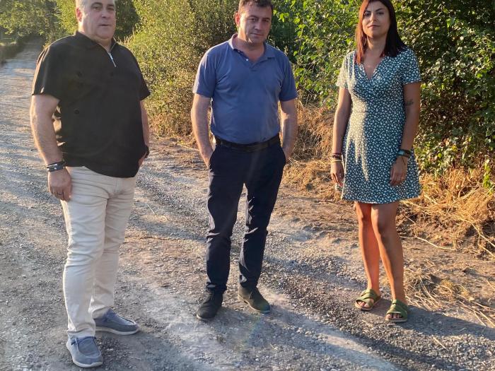 El equipo de gobierno de Monterroso ha supervisado los trabajos de mejora del acceso a Bidouredo.